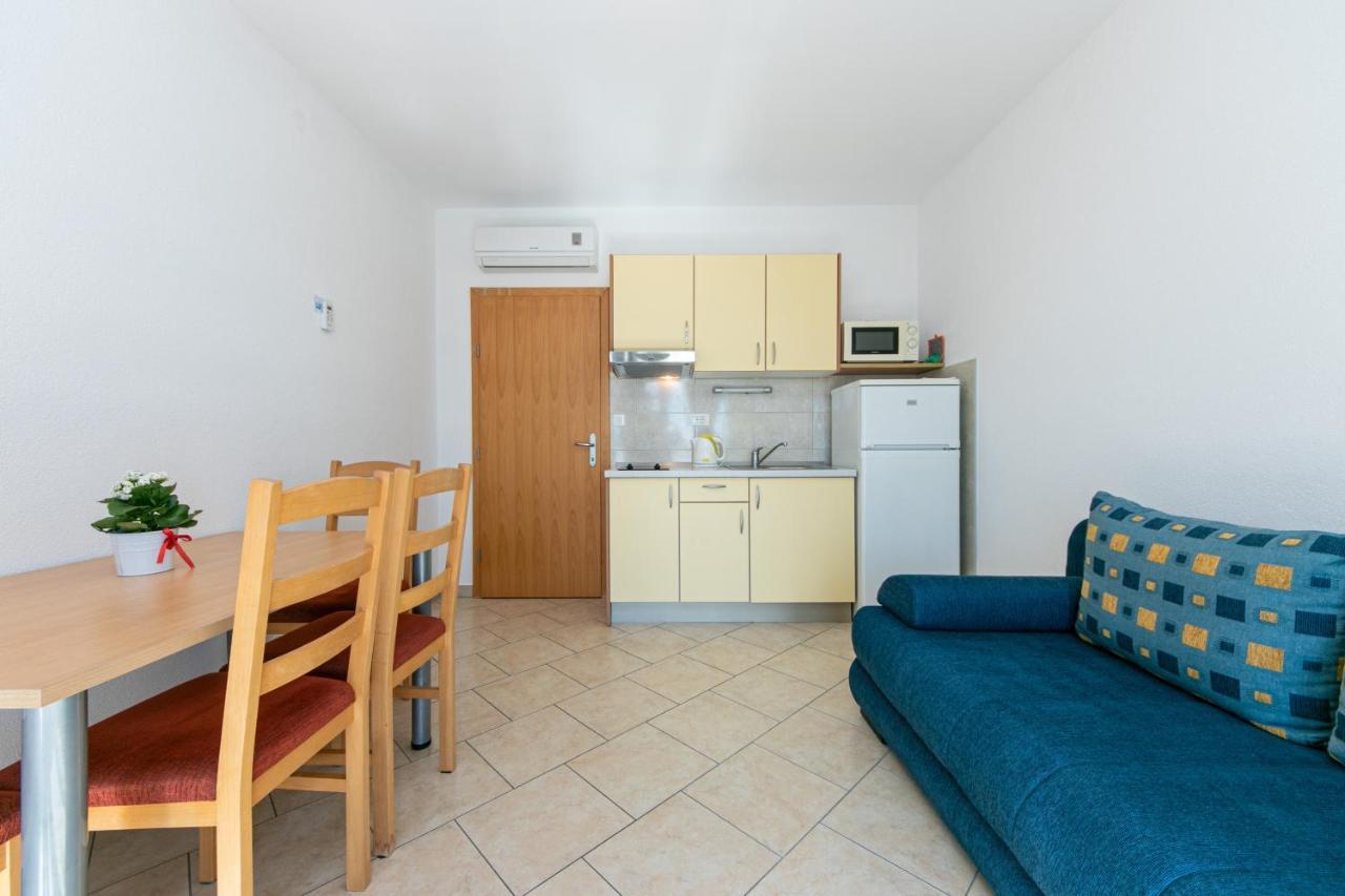 Apartments By The Sea Igrane, Makarska - 20014 Esterno foto
